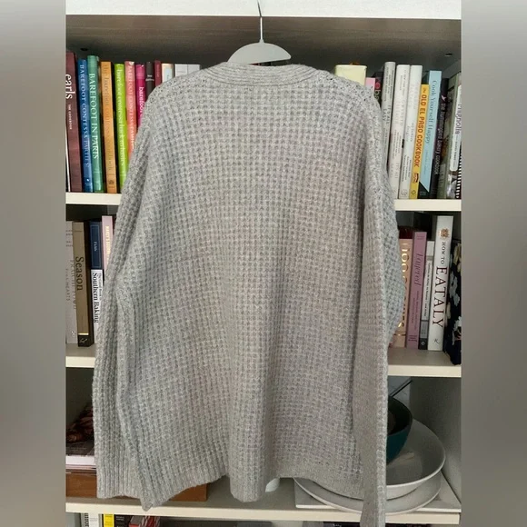 LINE Cardigan - Picture 3 of 3